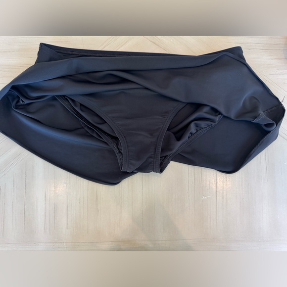 Kona Sol Swim Skirtini - Solid Black Size M - EUC! - Picture 9 of 11